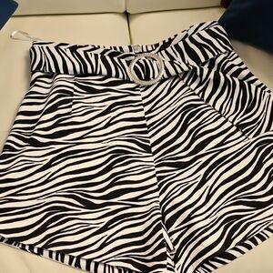 Ronny Kobo Collection Black and White High Waist zebra print Shorts - Size z.